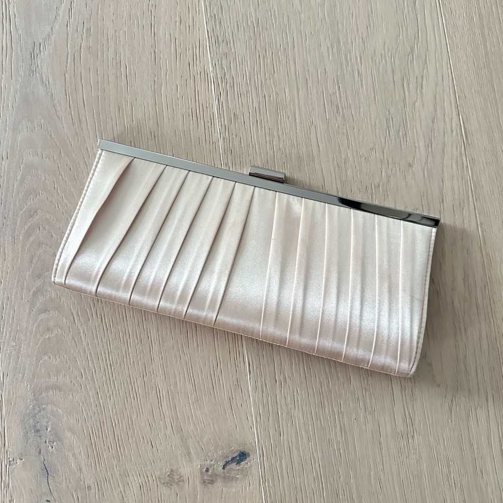 CREAM CLUTCH BAG